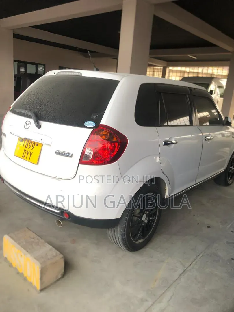 Mazda Verisa 2005 White