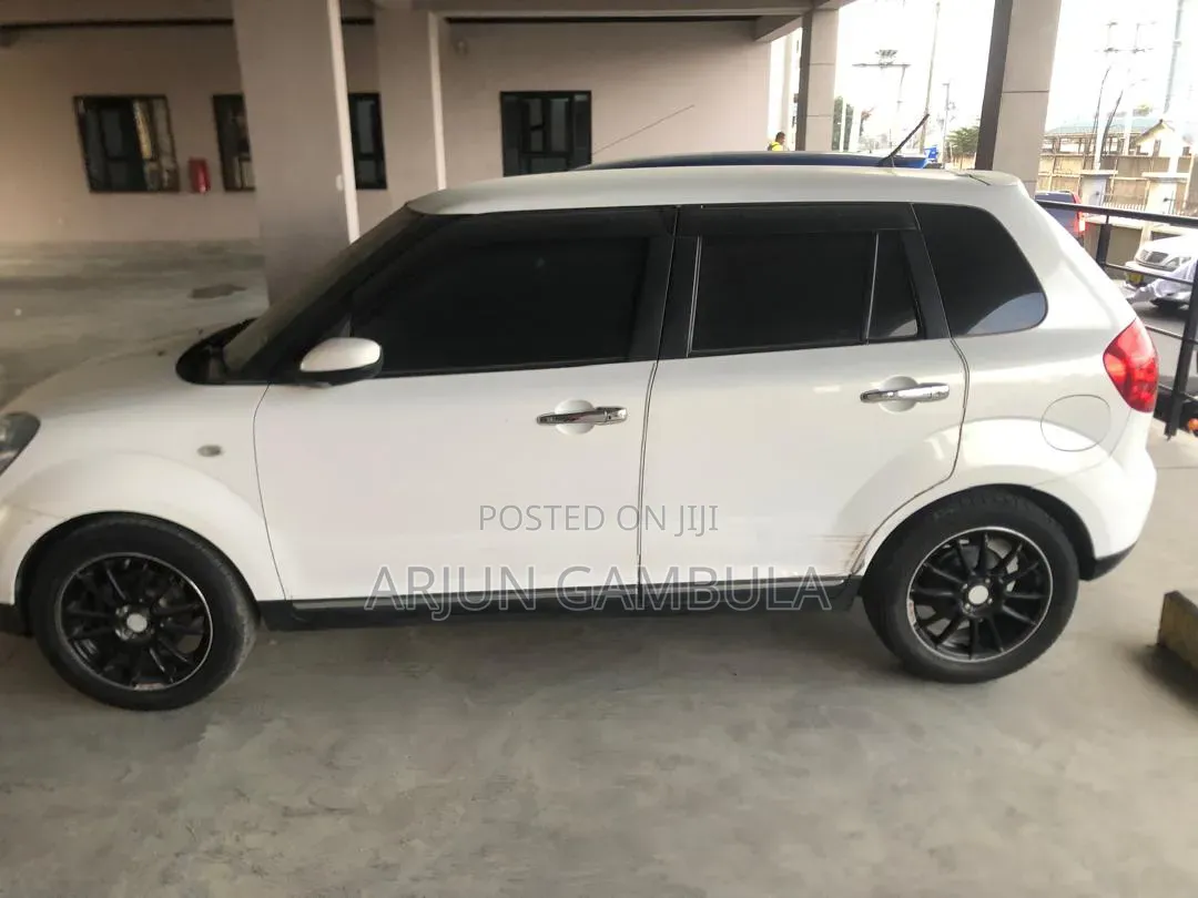 Mazda Verisa 2005 White