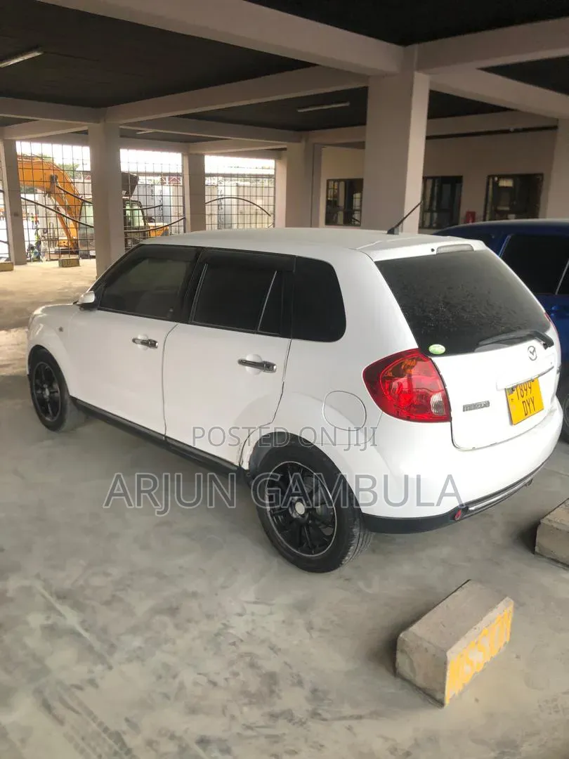 Mazda Verisa 2005 White