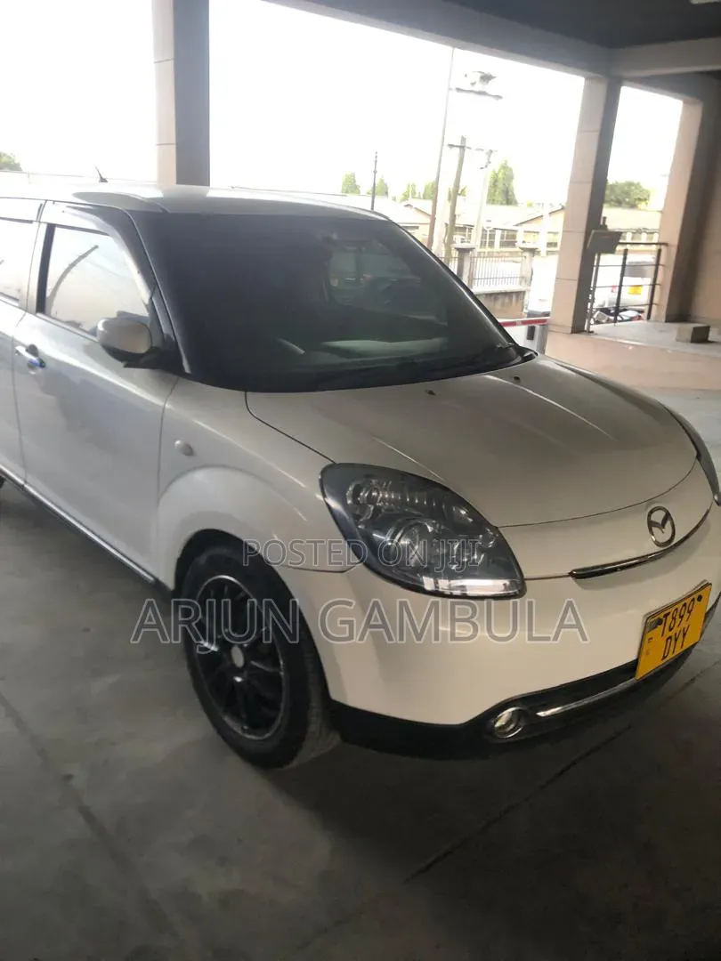 Mazda Verisa 2005 White