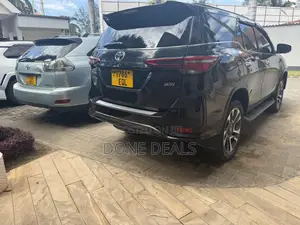 Toyota Fortuner 2021 Black