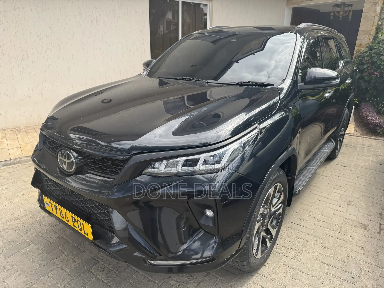 Toyota Fortuner 2021 Black