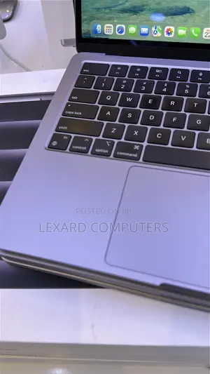 Laptop Apple MacBook Air 2022 M2 16GB Apple M2 SSD 512GB