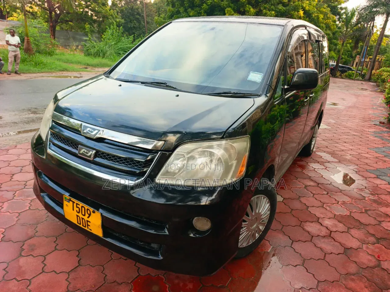 Toyota Noah 2003 Black