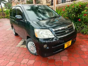 Toyota Noah 2003 Black