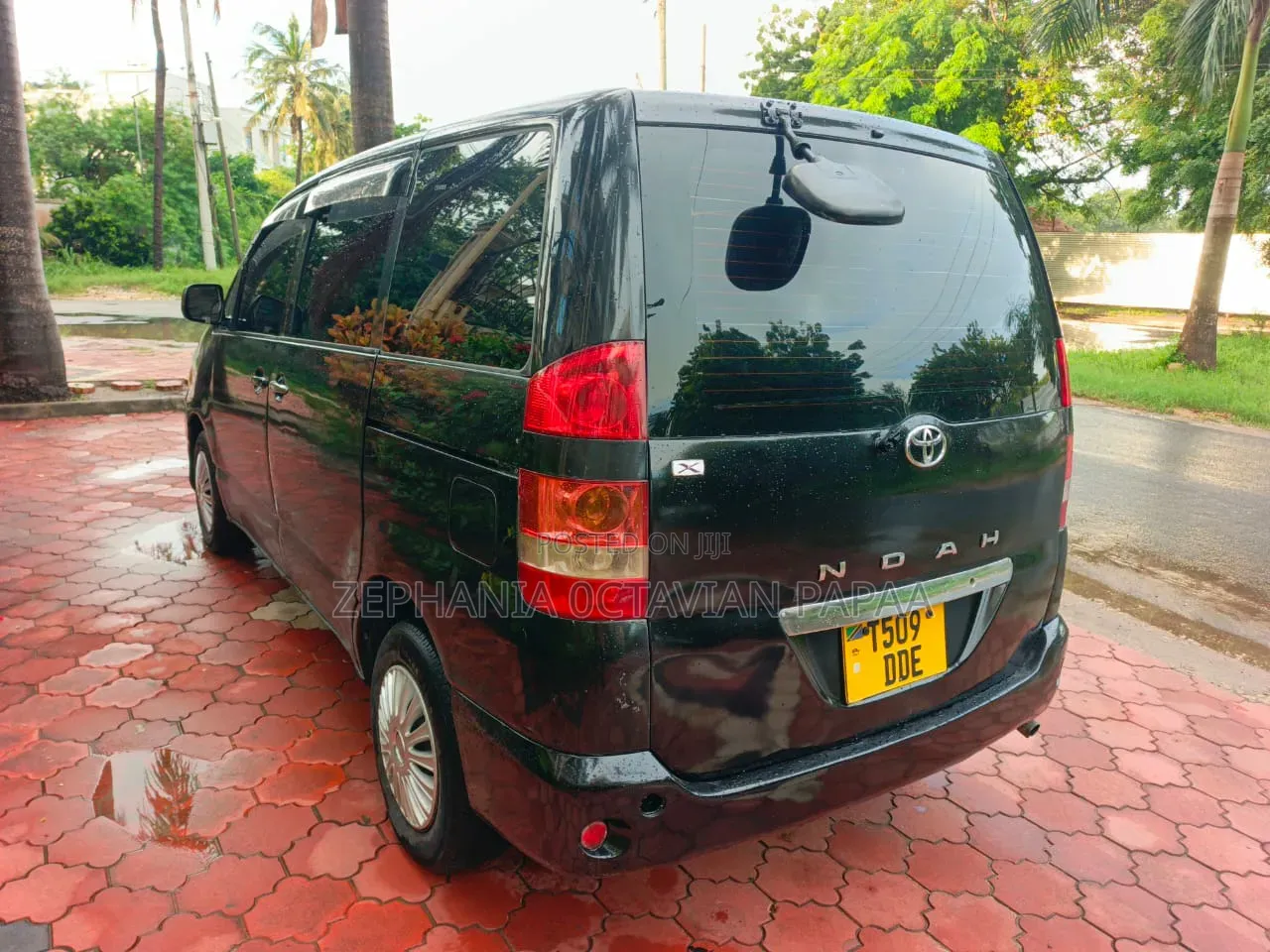 Toyota Noah 2003 Black