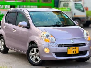 Toyota Passo 2012 Silver