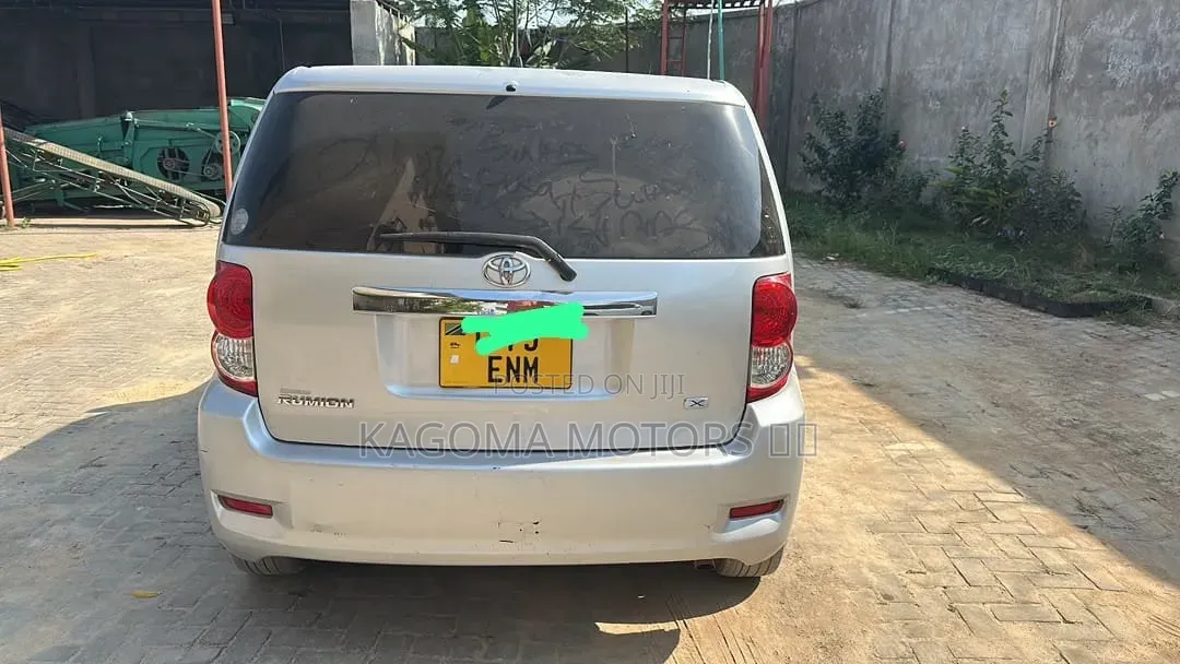 Toyota Corolla Rumion 2008 Silver