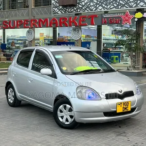 Toyota Vitz 2001 Silver