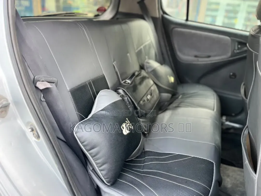 Toyota Vitz 2001 Silver
