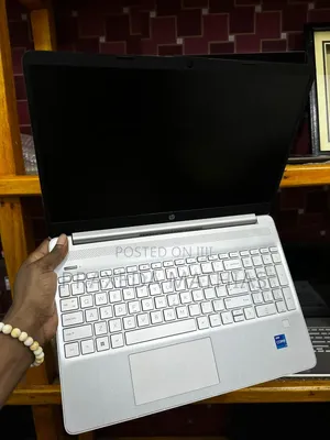 Laptop HP 250 G8 8GB Intel Core i7 SSD 512GB