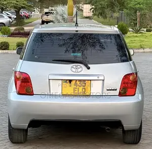 Toyota IST 2003 Silver