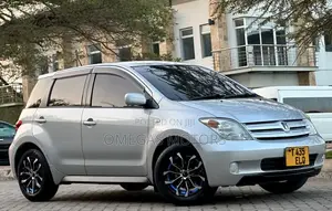 Toyota IST 2003 Silver