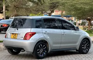 Toyota IST 2003 Silver