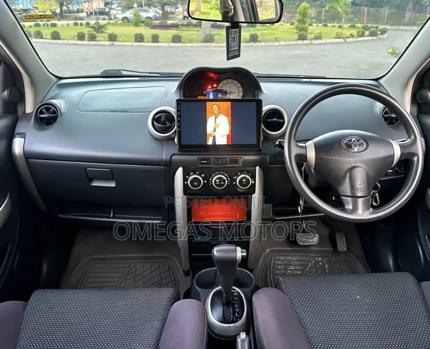 Toyota IST 2003 Silver
