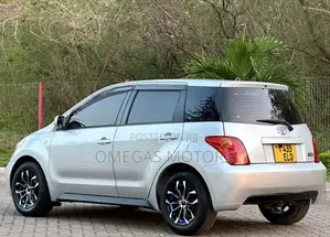 Toyota IST 2003 Silver