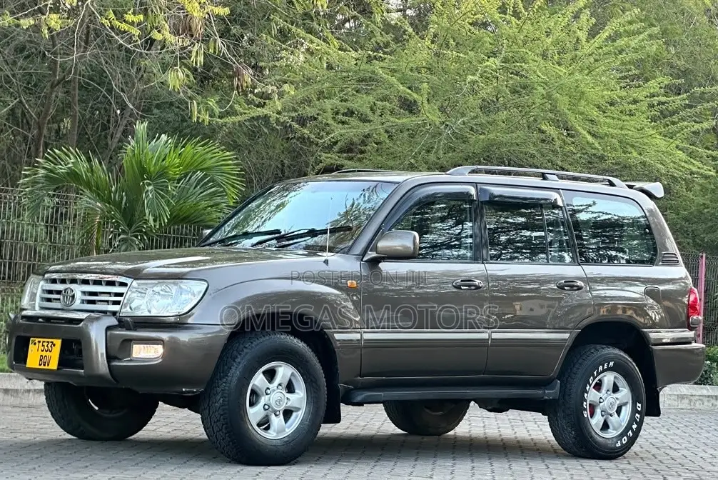 Toyota Land Cruiser HDJ 100 2001 Gray