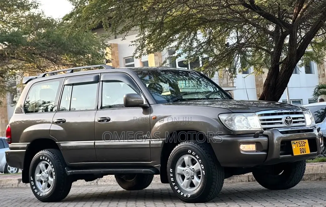 Toyota Land Cruiser HDJ 100 2001 Gray