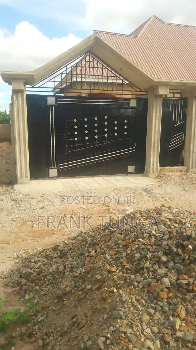 4bdrm House in Nkuhungu Daraja La, Nkungulu for rent