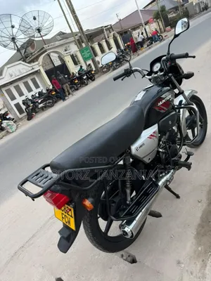 Hero Hunter 125 2025 Black