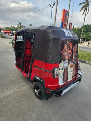 TVS Metro Plus 2024 Red