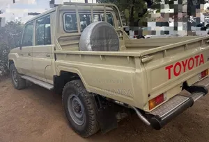 Toyota Land Cruiser 2015 Gold