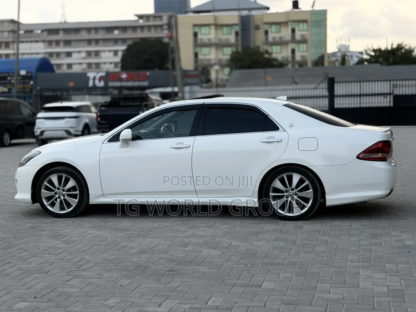 Toyota Crown 2009 White