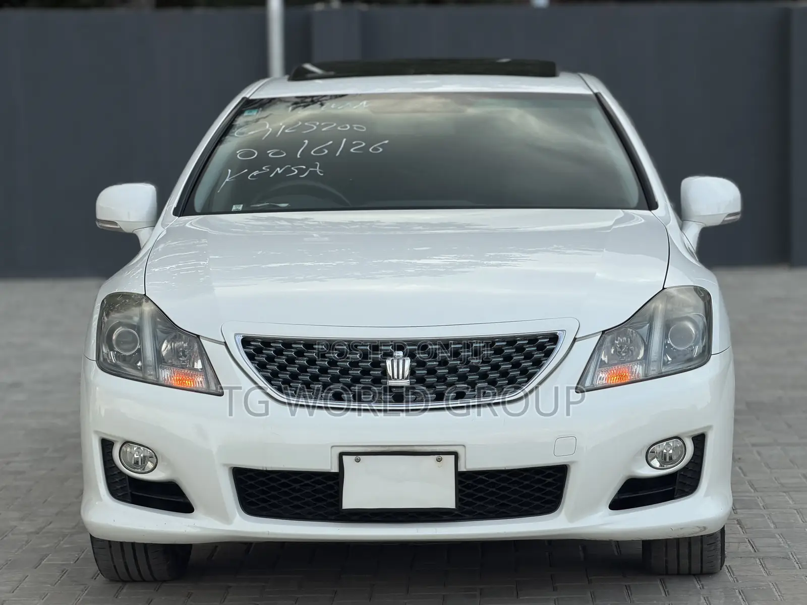 Toyota Crown 2009 White