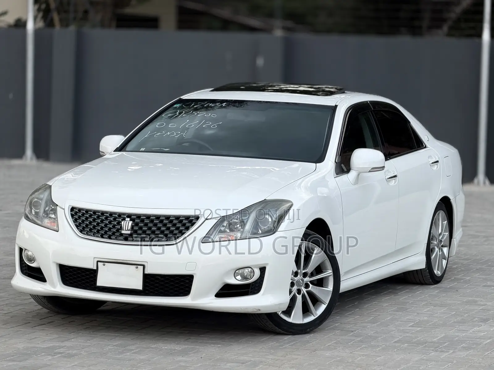 Toyota Crown 2009 White
