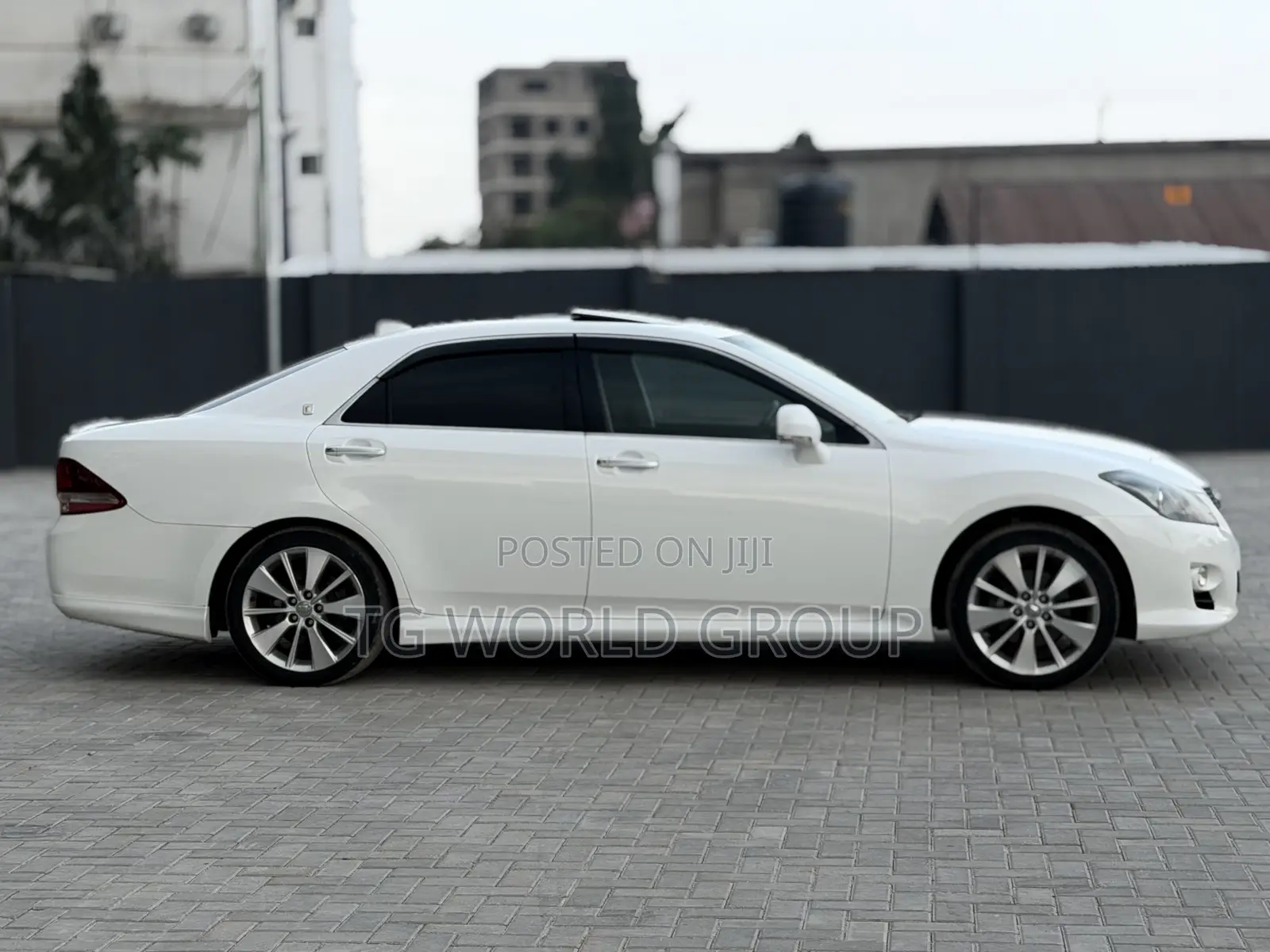 Toyota Crown 2009 White