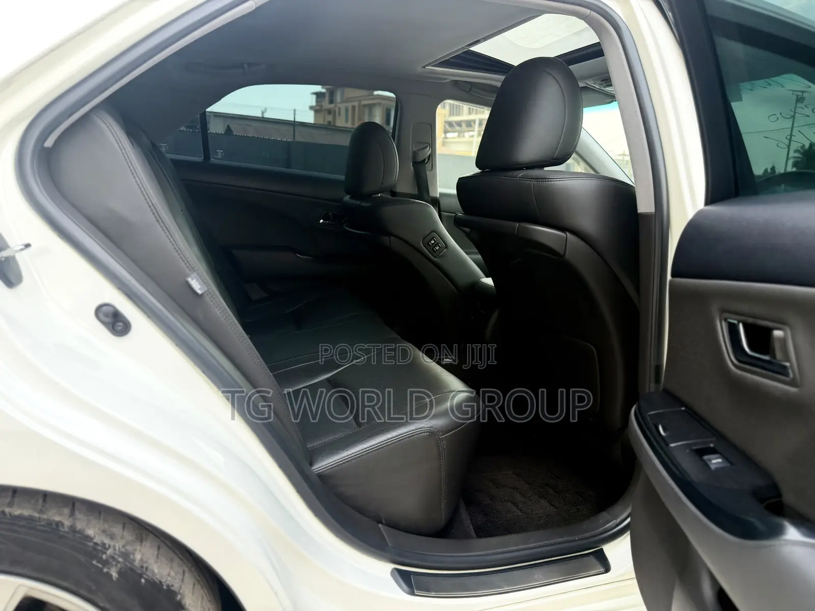 Toyota Crown 2009 White