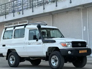 Toyota Land Cruiser 2014 White