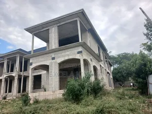 4bdrm Mansion in Excela Joshua, Bunju for sale