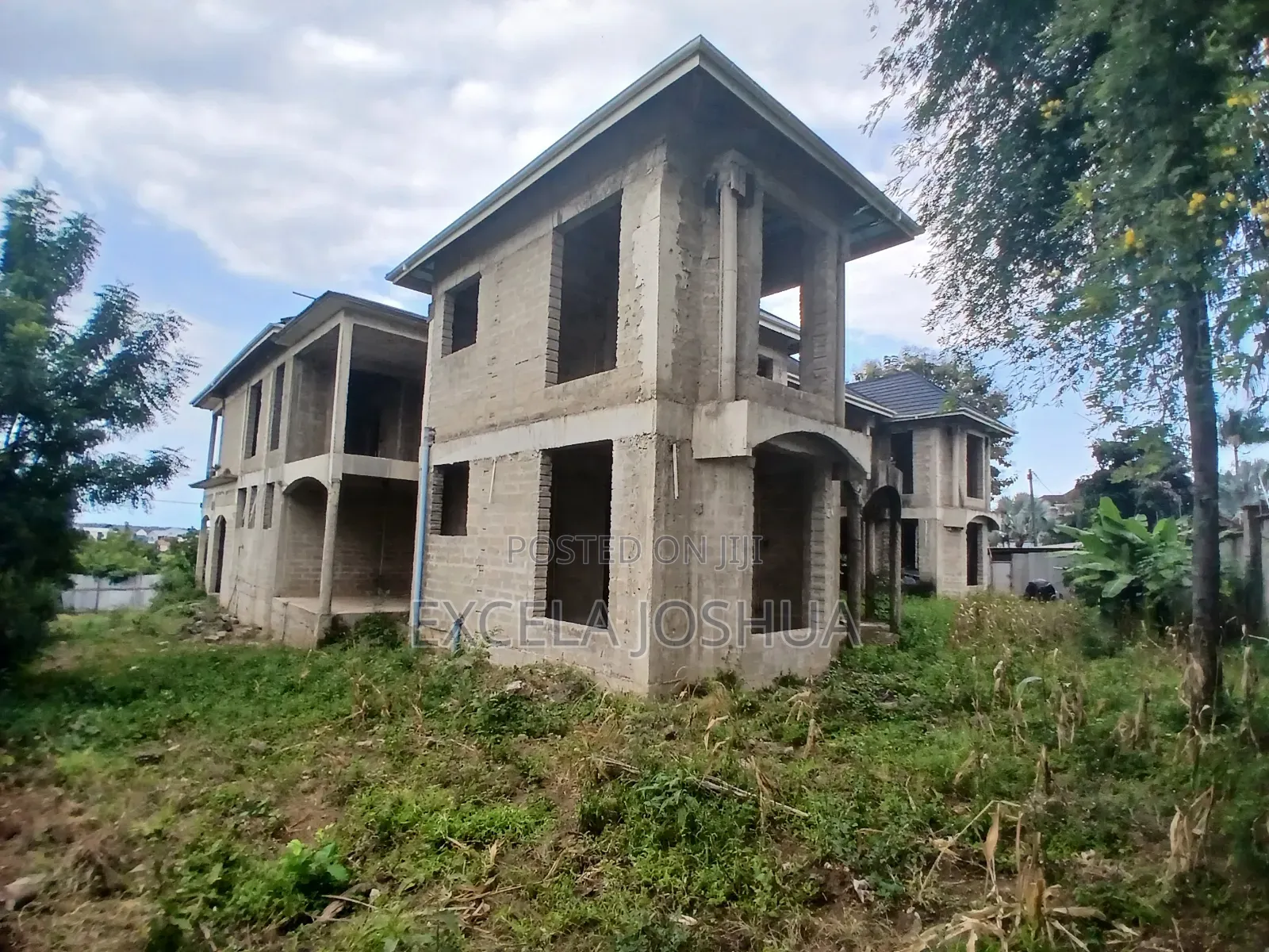 4bdrm Mansion in Excela Joshua, Bunju for sale