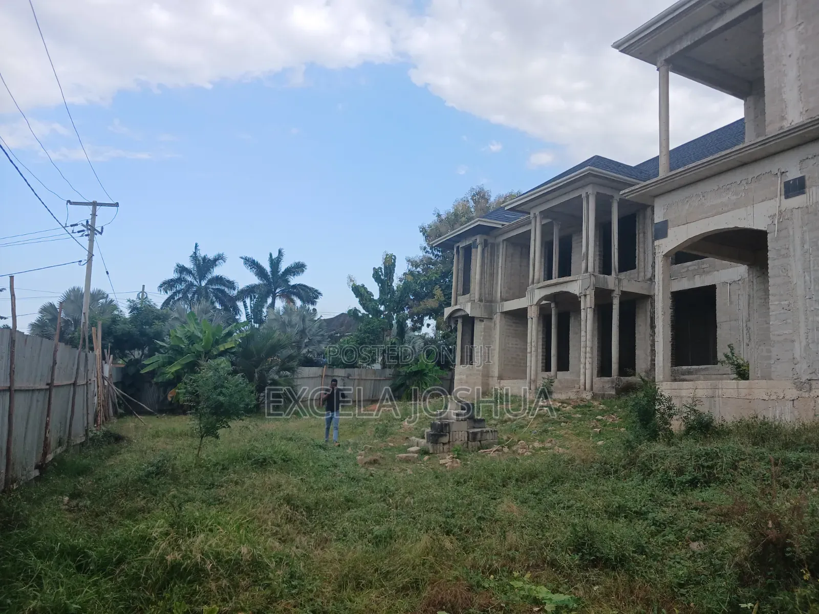 4bdrm Mansion in Excela Joshua, Bunju for sale