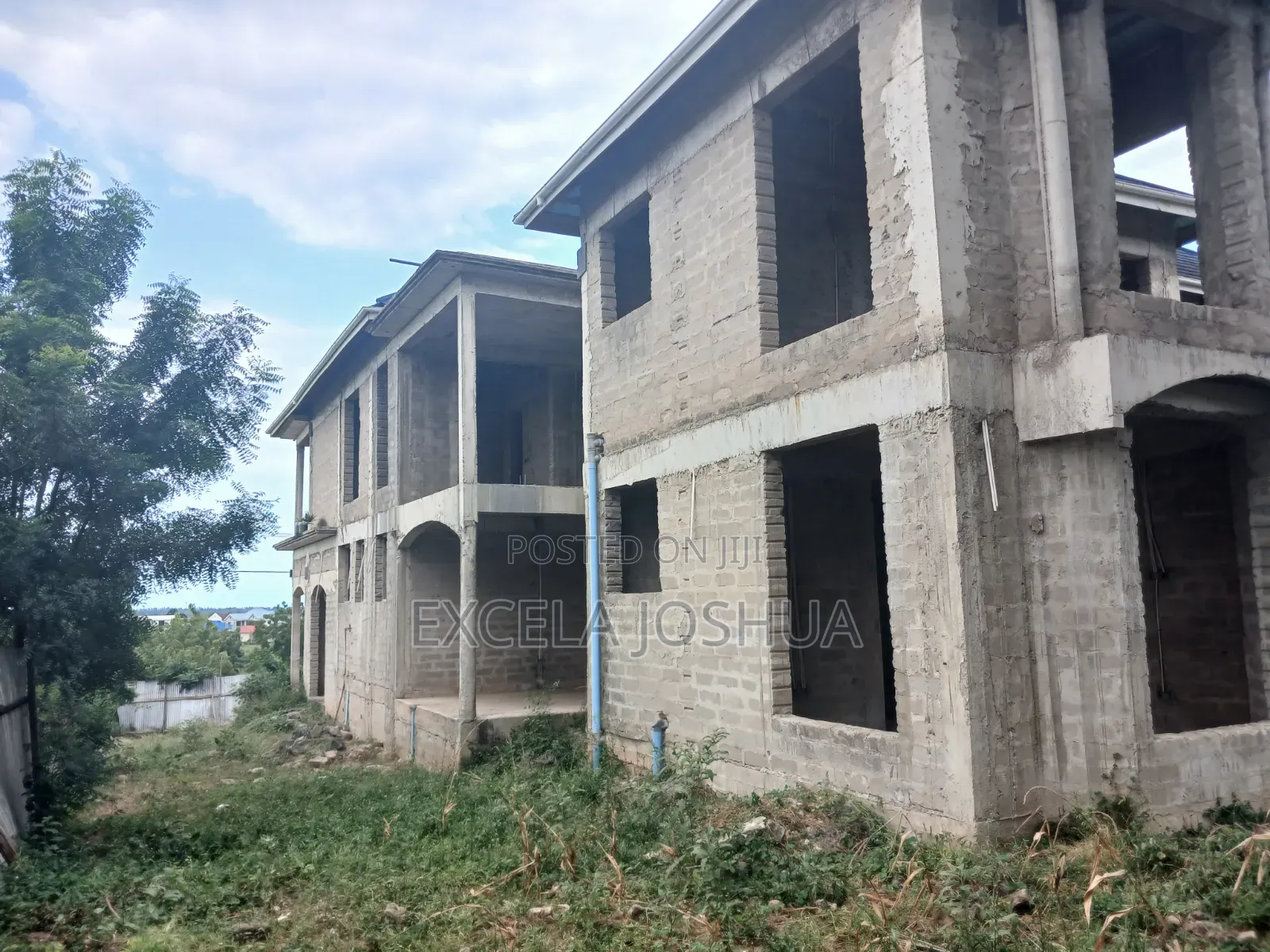 4bdrm Mansion in Excela Joshua, Bunju for sale