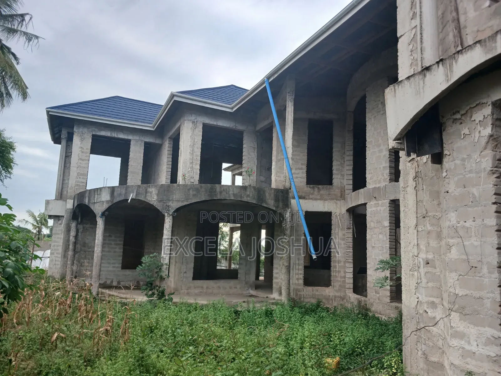 4bdrm Mansion in Excela Joshua, Bunju for sale