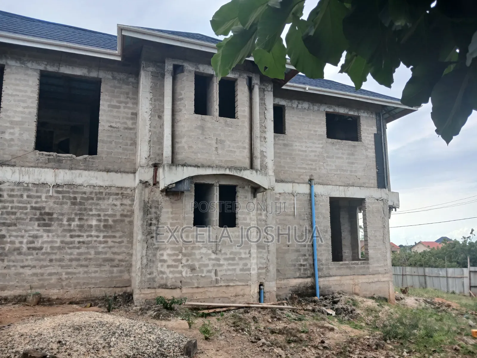 4bdrm Mansion in Excela Joshua, Bunju for sale
