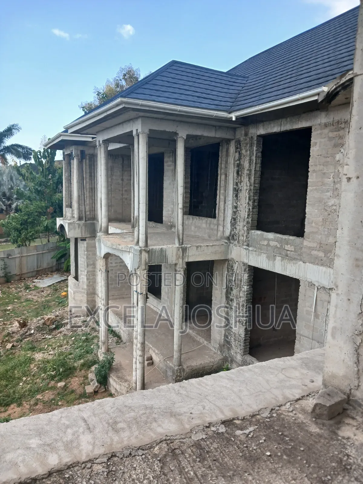 4bdrm Mansion in Excela Joshua, Bunju for sale