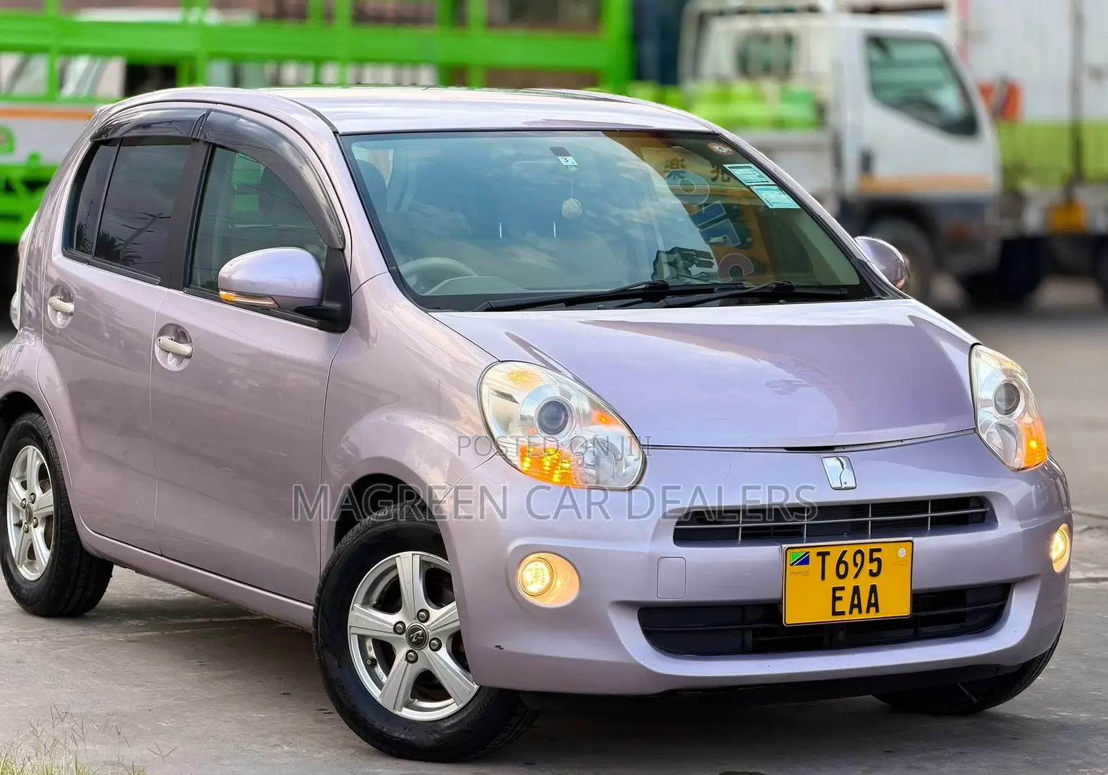 Toyota Passo 2011 Pink