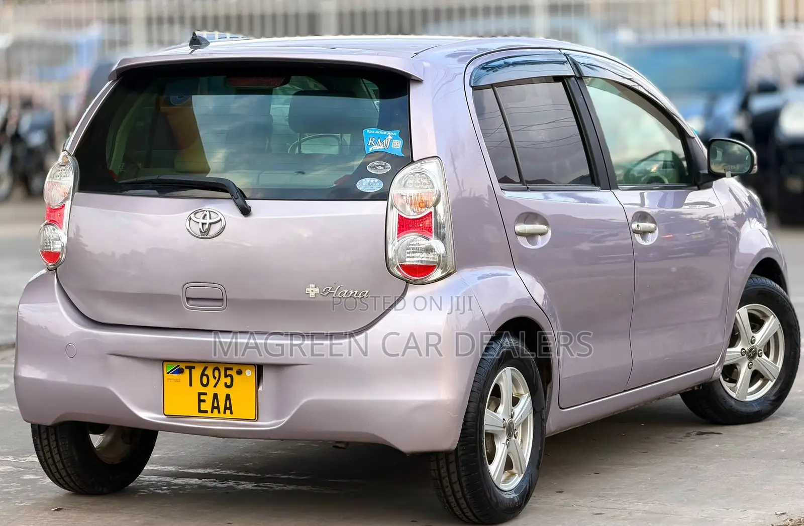 Toyota Passo 2011 Pink