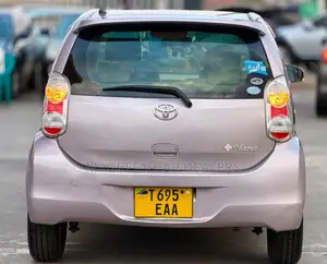 Toyota Passo 2011 Pink
