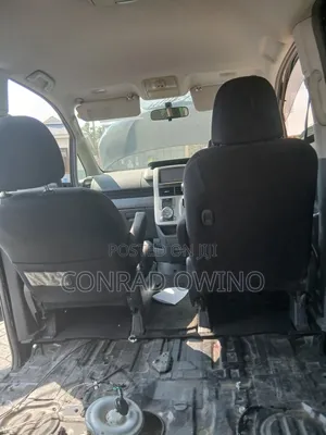 Toyota Voxy 2008