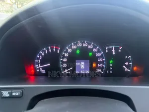 Toyota Crown 2011 White