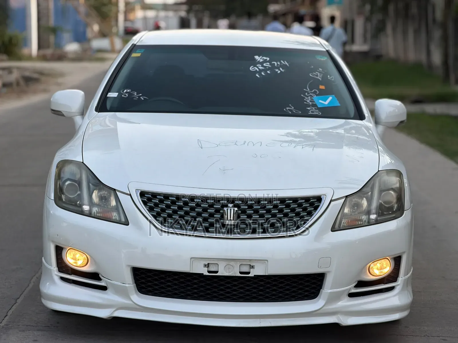 Toyota Crown 2011 White
