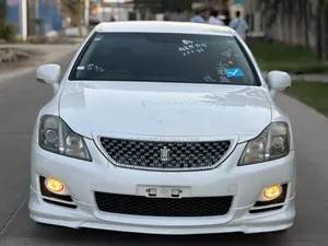 Toyota Crown 2011 White