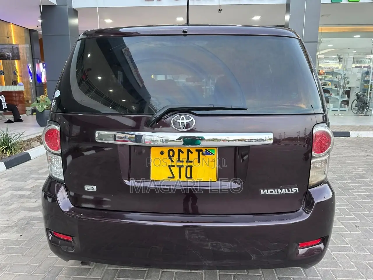Toyota Rumion 1.5 FWD 2023 Maroon
