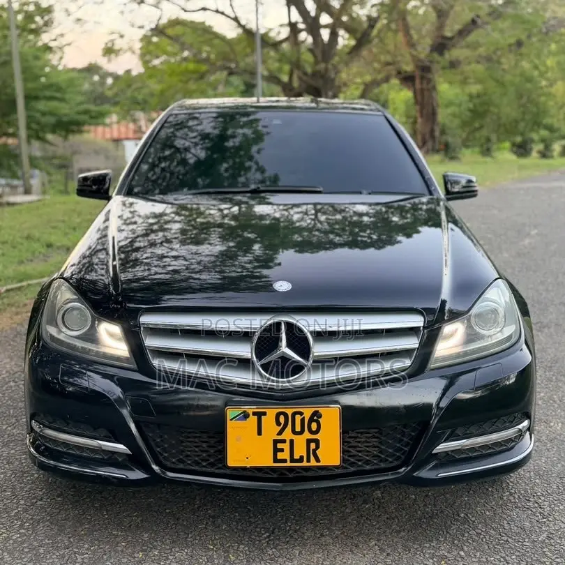Mercedes-Benz C-Class 2012 Black