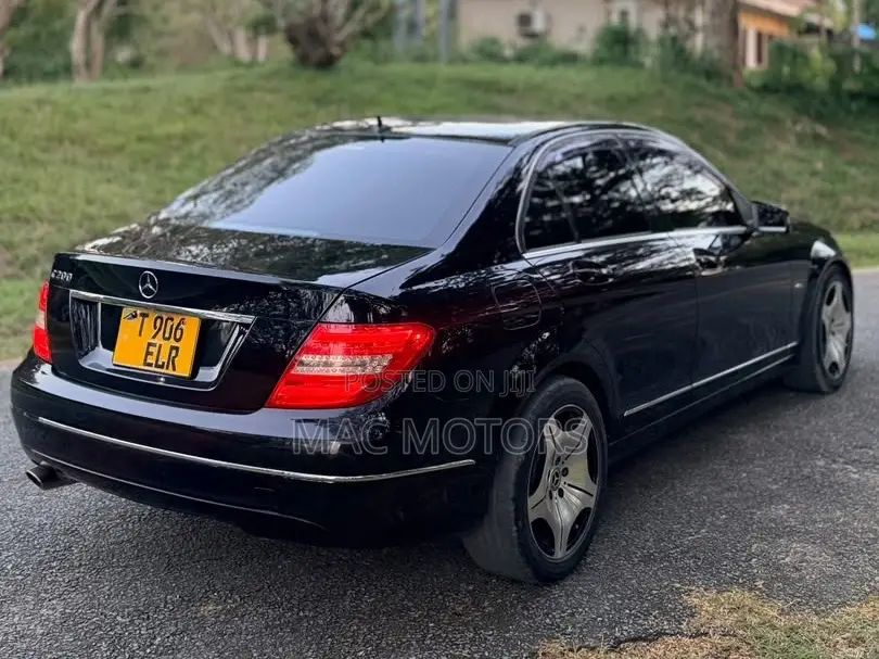Mercedes-Benz C-Class 2012 Black