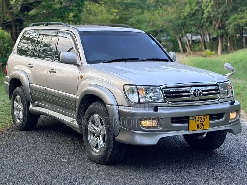 Toyota Land Cruiser 2000 Silver